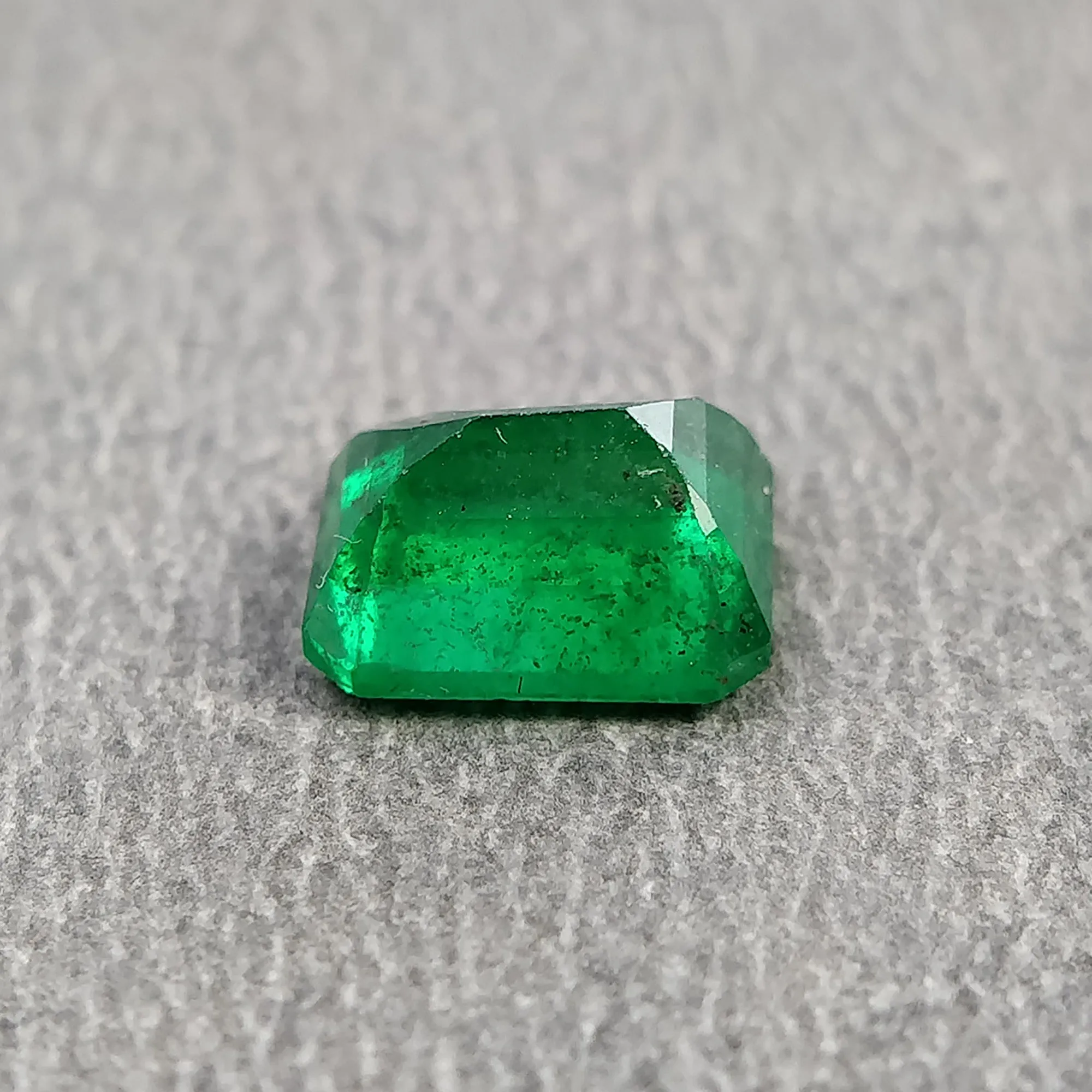 EMERALD Gemstone Normal Cut : 1.24cts Natural Untreated Unheated Green Emerald Octagon Shape 7*6mm (With Video)